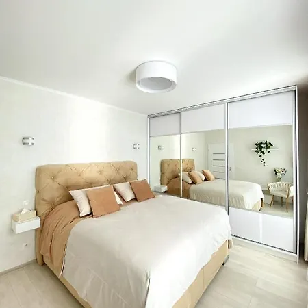 Die Eleganz - Apartment Near The City Center With Free Parking Bratislava Exterior photo