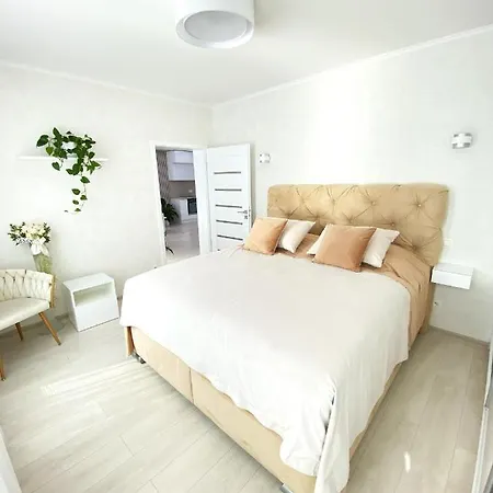 Die Eleganz - Apartment Near The City Center With Free Parking Bratislava Exterior photo