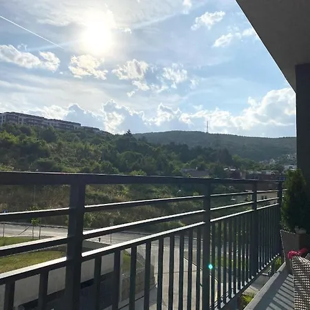 Die Eleganz - Apartment Near The City Center With Free Parking Bratislava Exterior photo