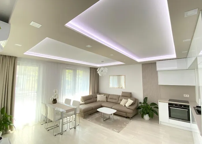 Die Eleganz - Apartment Near The City Center With Free Parking