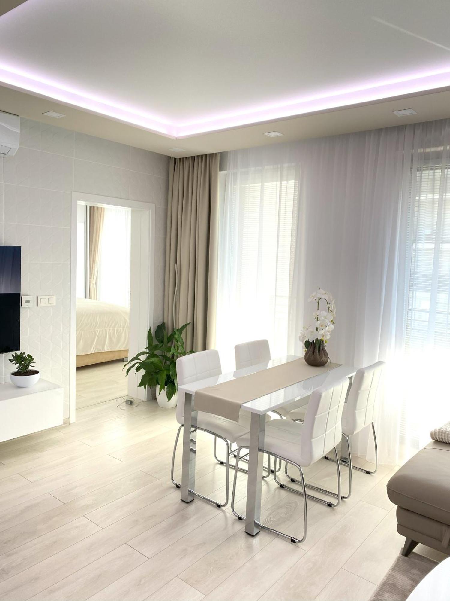 Eleganz - Near The Center With Free Parking Apartment